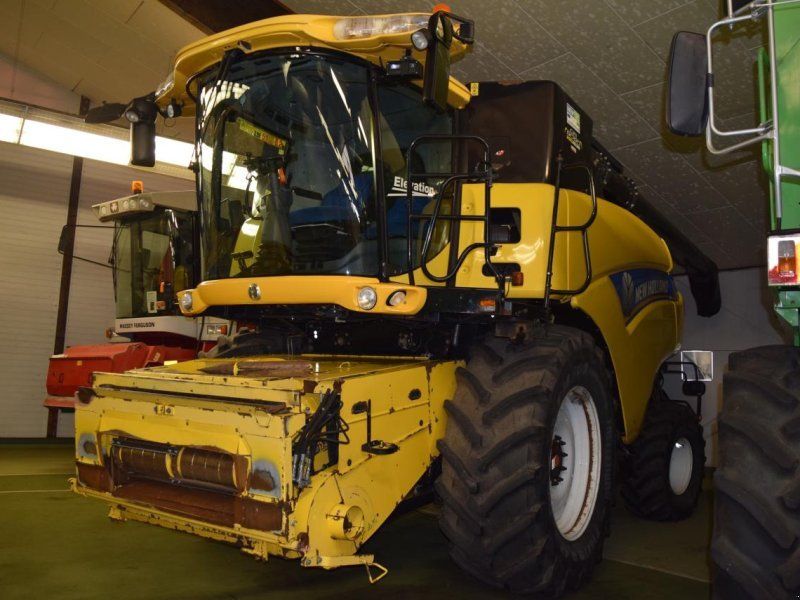 New Holland CR 9090 Eleion