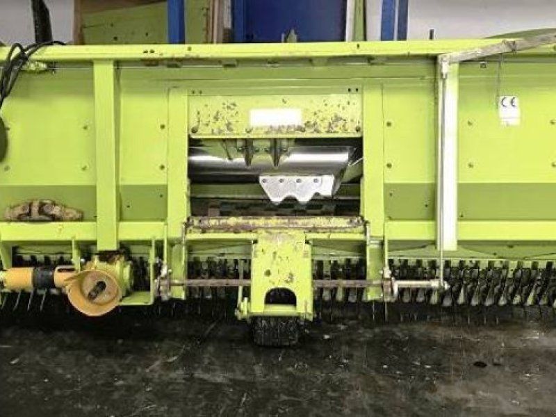 Claas Pick up 300 HD