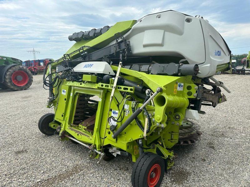 Claas Orbis 900 AC 3T mit integriertem Fahrwerk
