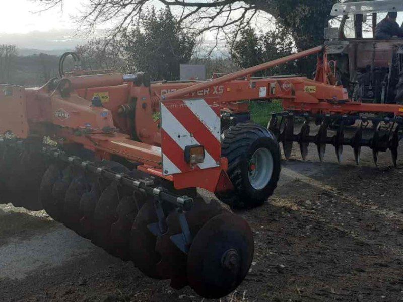 Kuhn XS 32