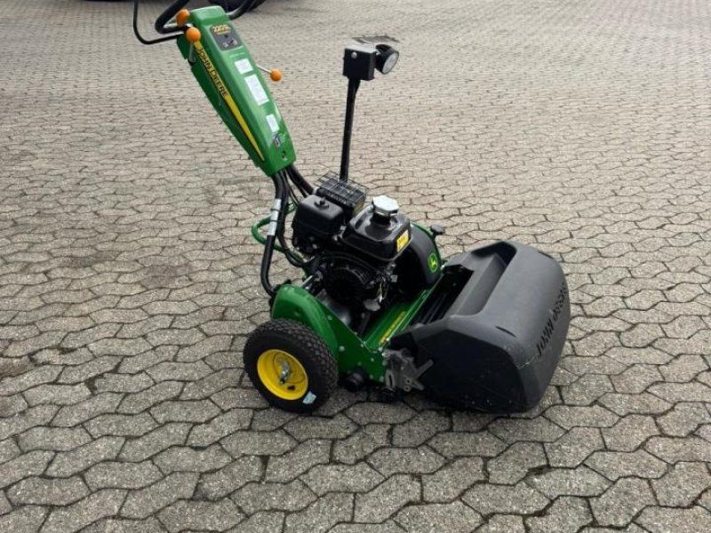 John Deere 220SL PRECISION CUT