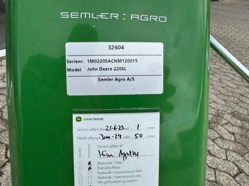 John Deere 220SL PRECISION CUT