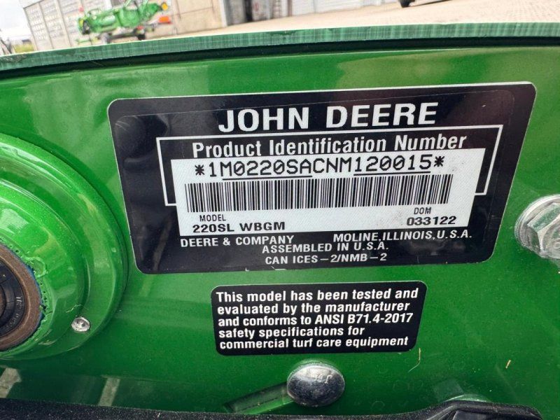 John Deere 220SL PRECISION CUT