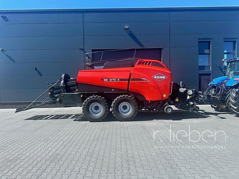 Kuhn SB1270 X OC Omnicut Quaderballenpresse mit Vorbauhäcksler CBB200