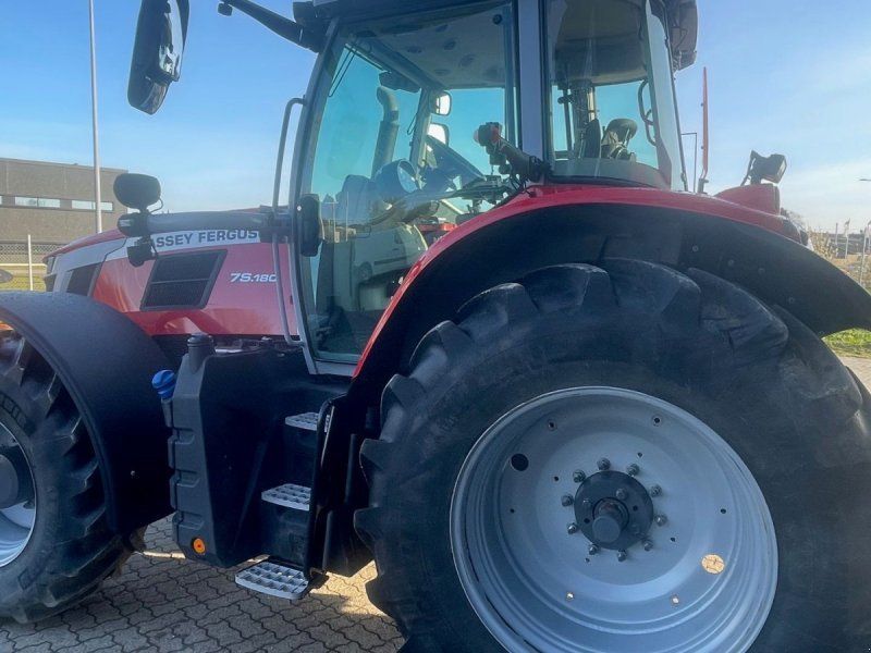 Massey Ferguson 7S.180 Dyna-6 Essential