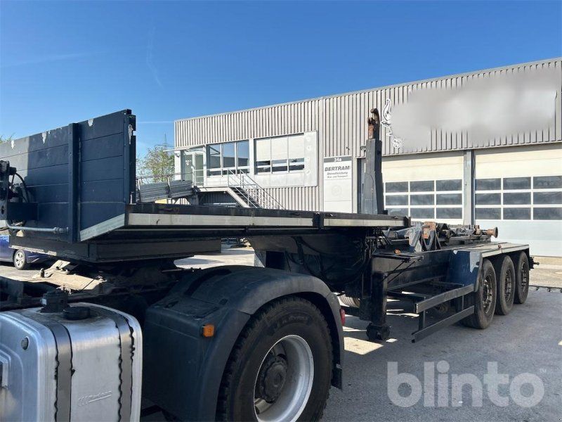 Walter Krause S01 mit Hakenlift