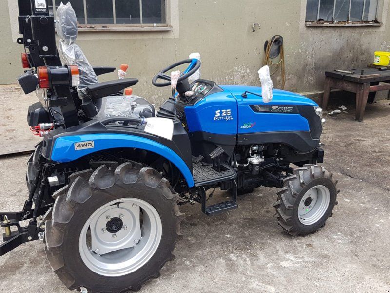 Solis 26 9+9 Shuttle XL + Straßenzulassung + Allrad + Radial-Bereifung