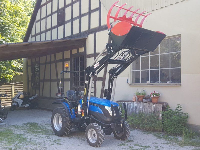 Solis 26 + Frontlader Euro-Norm + 3.Kreis + Greifschaufel + Straßenzul