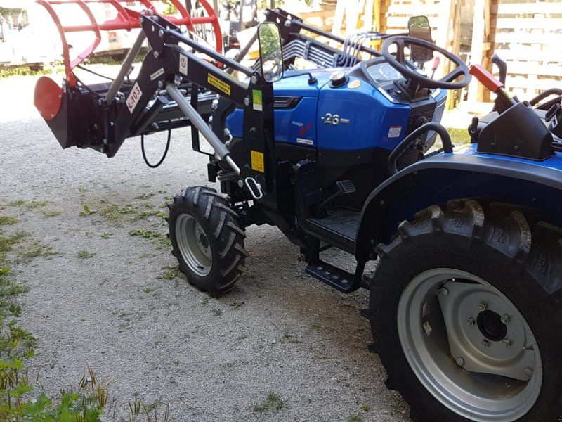 Solis 26 + Frontlader Euro-Norm + 3.Kreis + Greifschaufel + Straßenzul