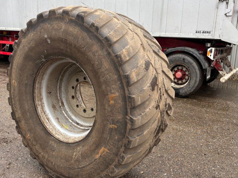 Vredestein 750/60R30.5 SAMSON PG 25