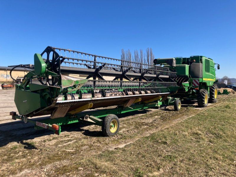 John Deere T660i mit 625PF Schneidwerk