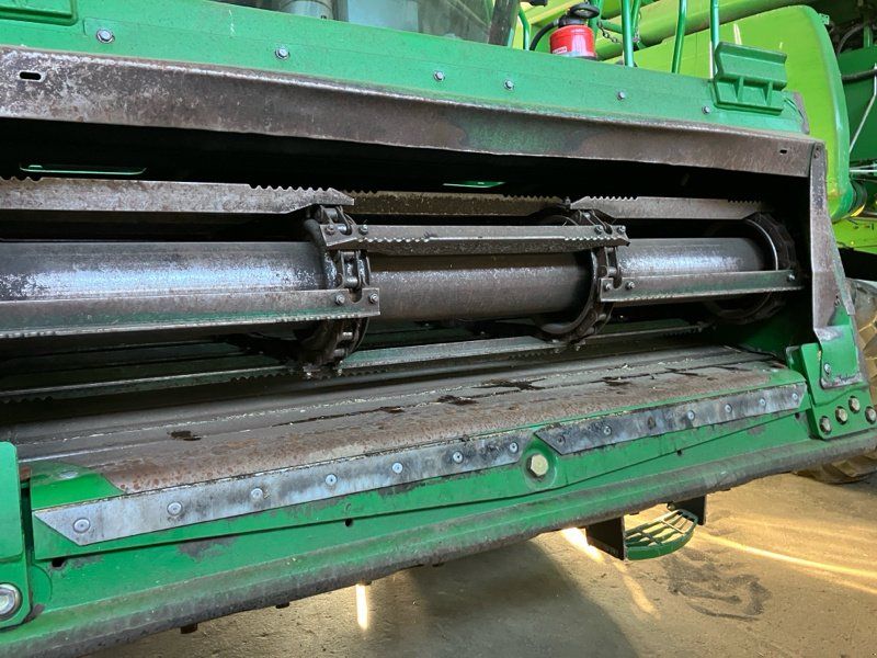 John Deere T660i mit 625PF Schneidwerk