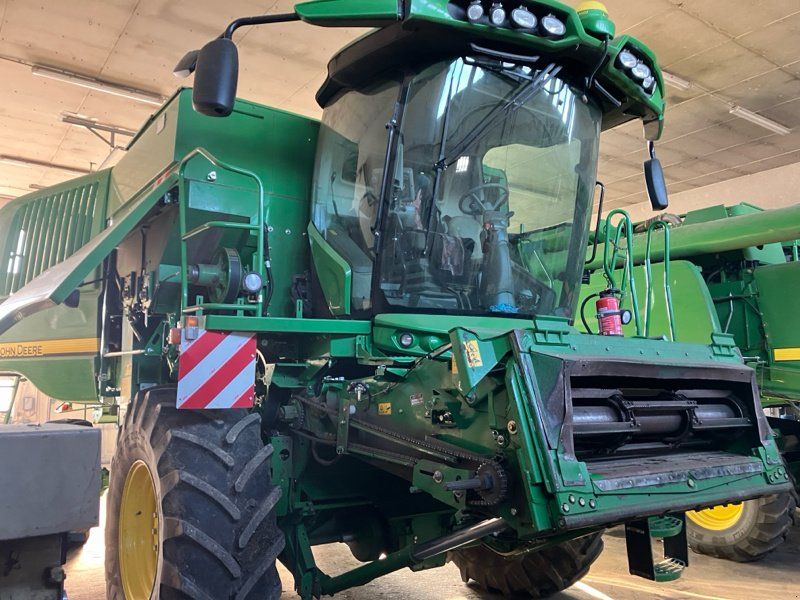 John Deere T660i mit 625PF Schneidwerk