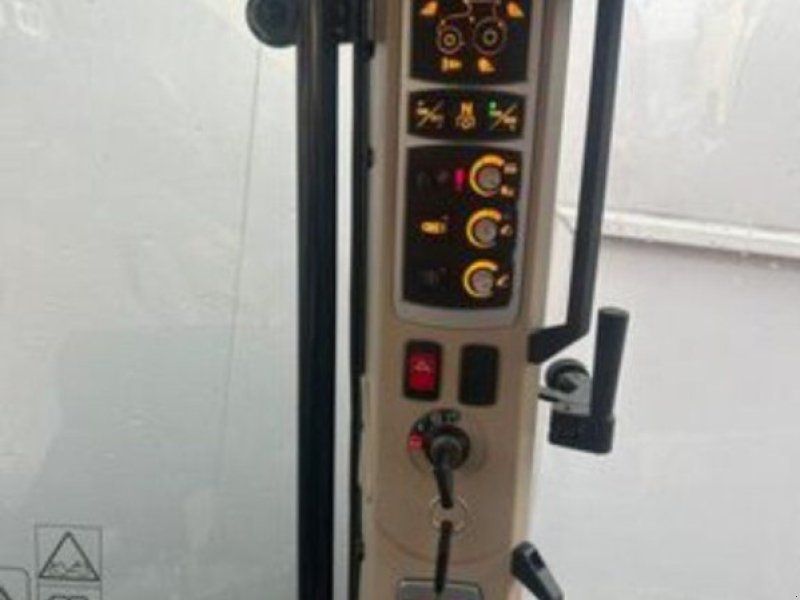 Massey Ferguson 5611