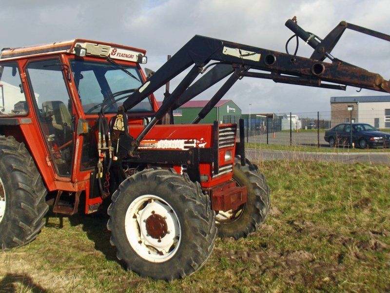 New Holland 65-88 Froontlader+38 KmH