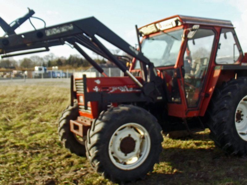 New Holland 65-88 Froontlader+38 KmH