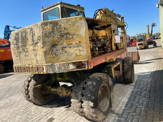 Liebherr A 901