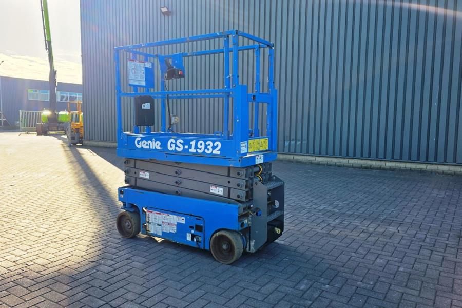 Genie GS1932 Electric, Working Height 7.8 m, 227kg Capac