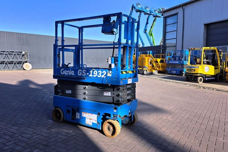 Genie GS1932 Electric, Working Height 7.8 m, 227kg Capac