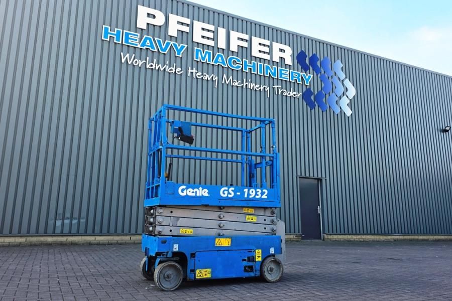 Genie GS1932 Electric, Working Height 7.8 m, 227kg Capac