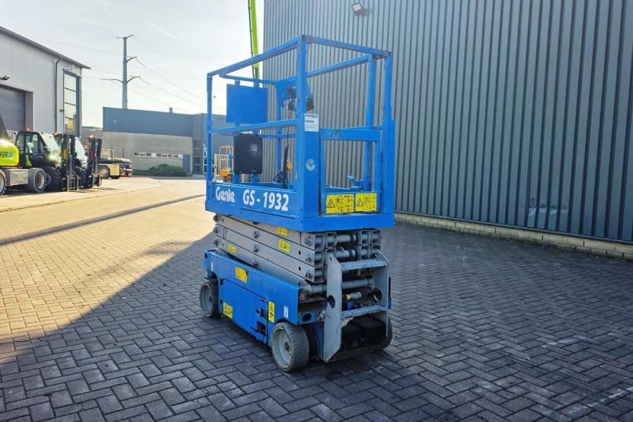 Genie GS1932 Electric, Working Height 7.8 m, 227kg Capac