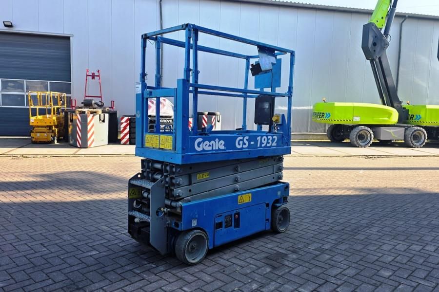 Genie GS1932 Electric, Working Height 7.8 m, 227kg Capac