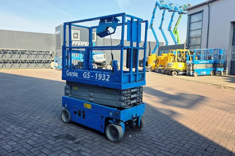 Genie GS1932 Electric, Working Height 7.8 m, 227kg Capac