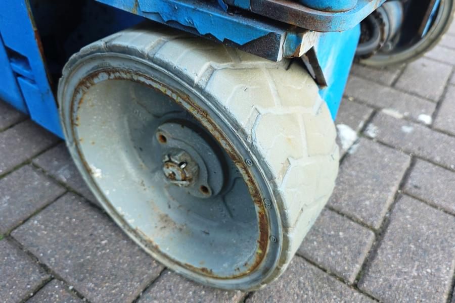 Genie GS1932 Electric, Working Height 7.8 m, 227kg Capac