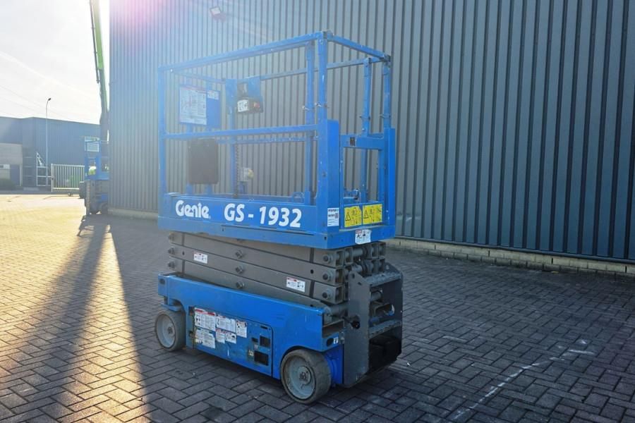 Genie GS1932 Electric, Working Height 7.8 m, 227kg Capac