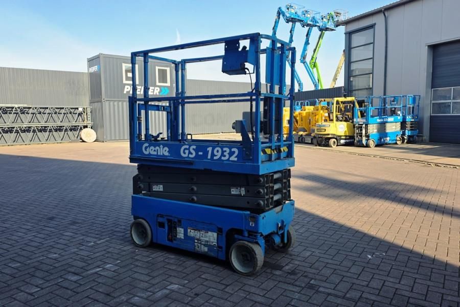 Genie GS1932 Electric, Working Height 7.8 m, 227kg Capac