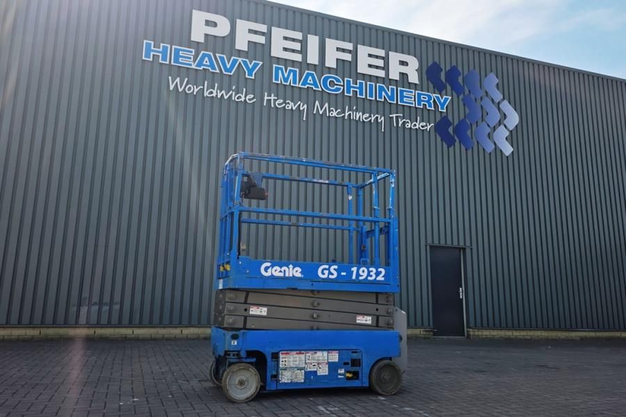 Genie GS1932 Electric, Working Height 7.8 m, 227kg Capac