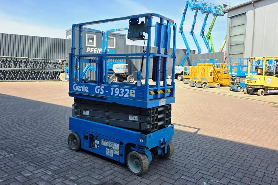 Genie GS1932 Electric, Working Height 7.8 m, 227kg Capac