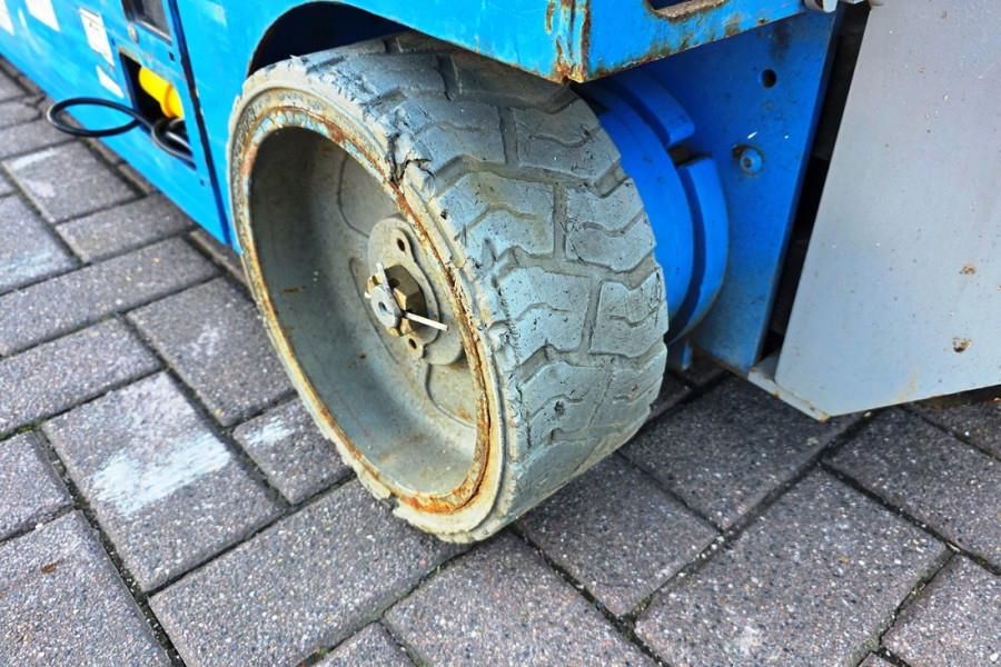 Genie GS1932 Electric, Working Height 7.8 m, 227kg Capac