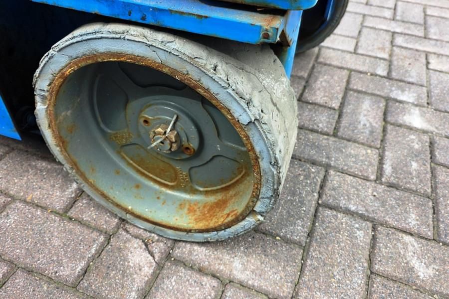 Genie GS2632 Electric, 10m Working Height, 227kg Capacit