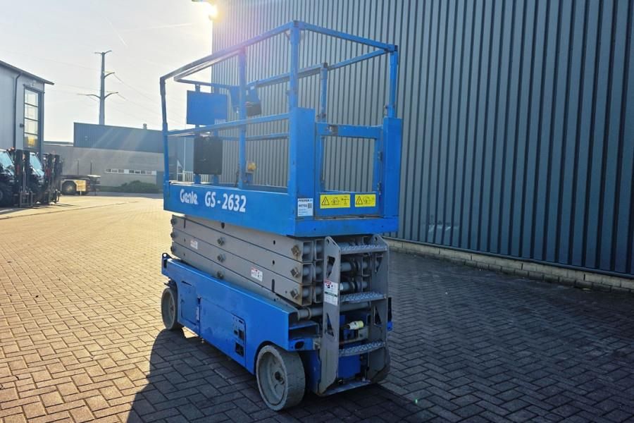 Genie GS2632 Electric, 10m Working Height, Non Marking T