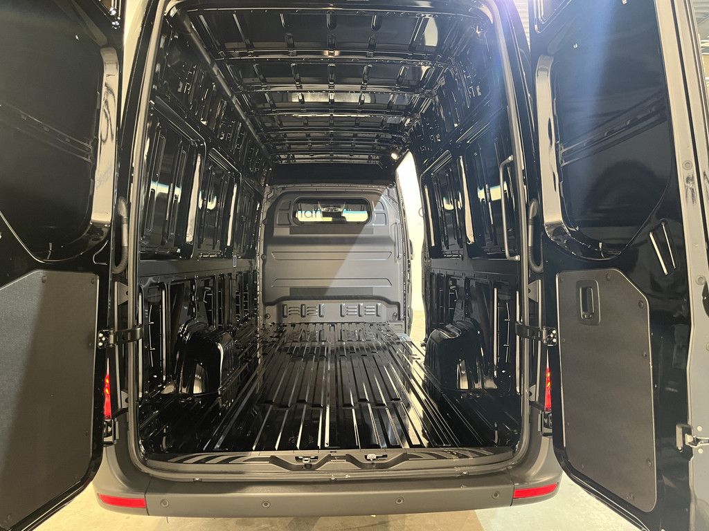 Mercedes-Benz Sprinter 319 CDI L3H2 RWD Automaat / 3.500 KG Trekgewicht / Euro 6 / LED / Airco / CarPlay / Cruise Control Adap. / Camera / Navigatie / 172 KM !!!