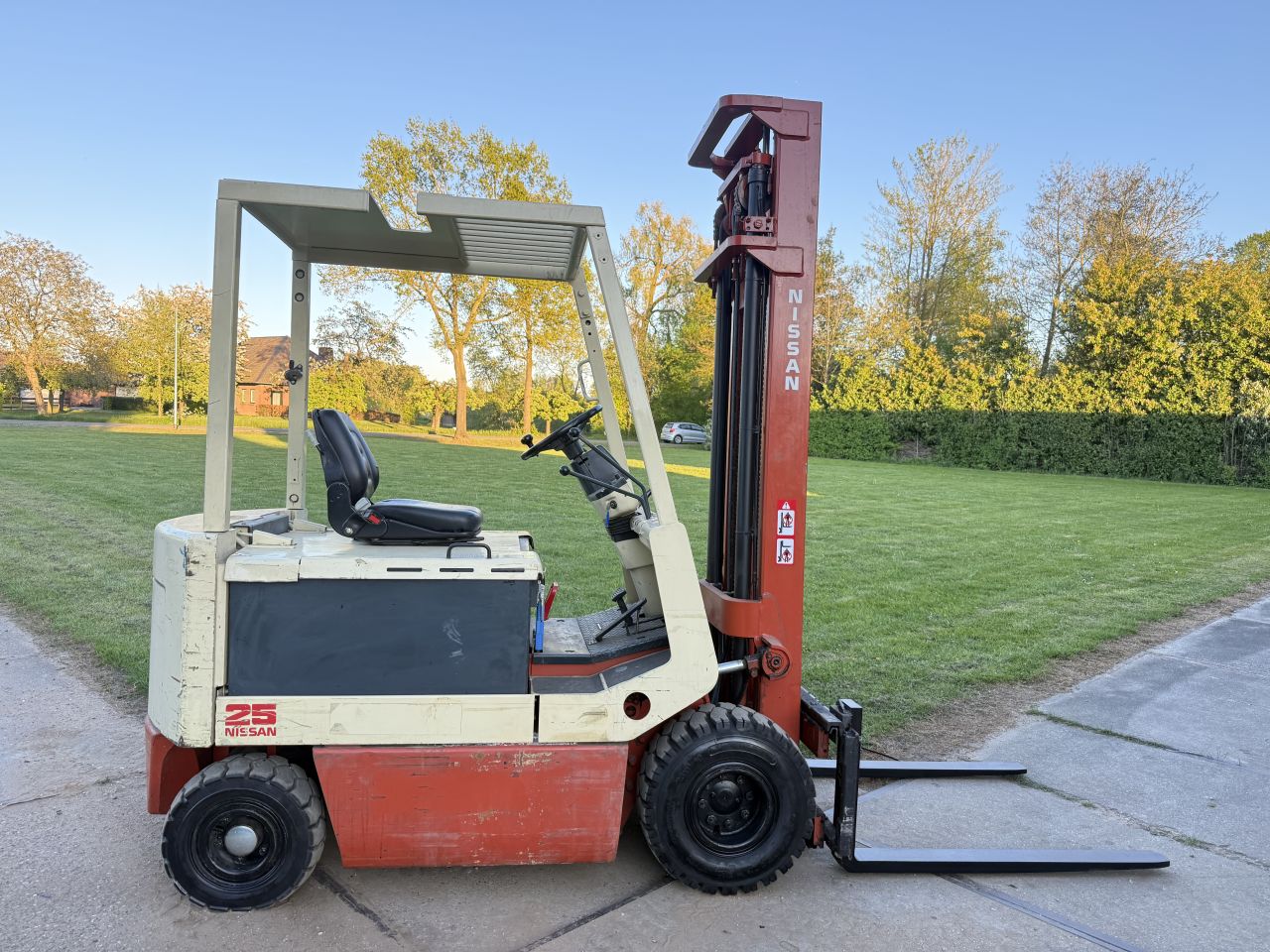 Nissan 2500KG elektrisch | Sideshift | luchtbanden | keuring