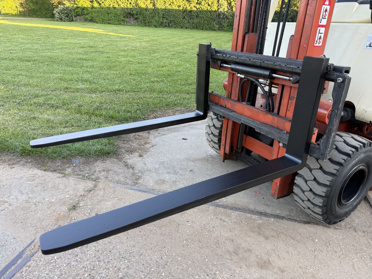 Nissan 2500KG elektrisch | Sideshift | luchtbanden | keuring