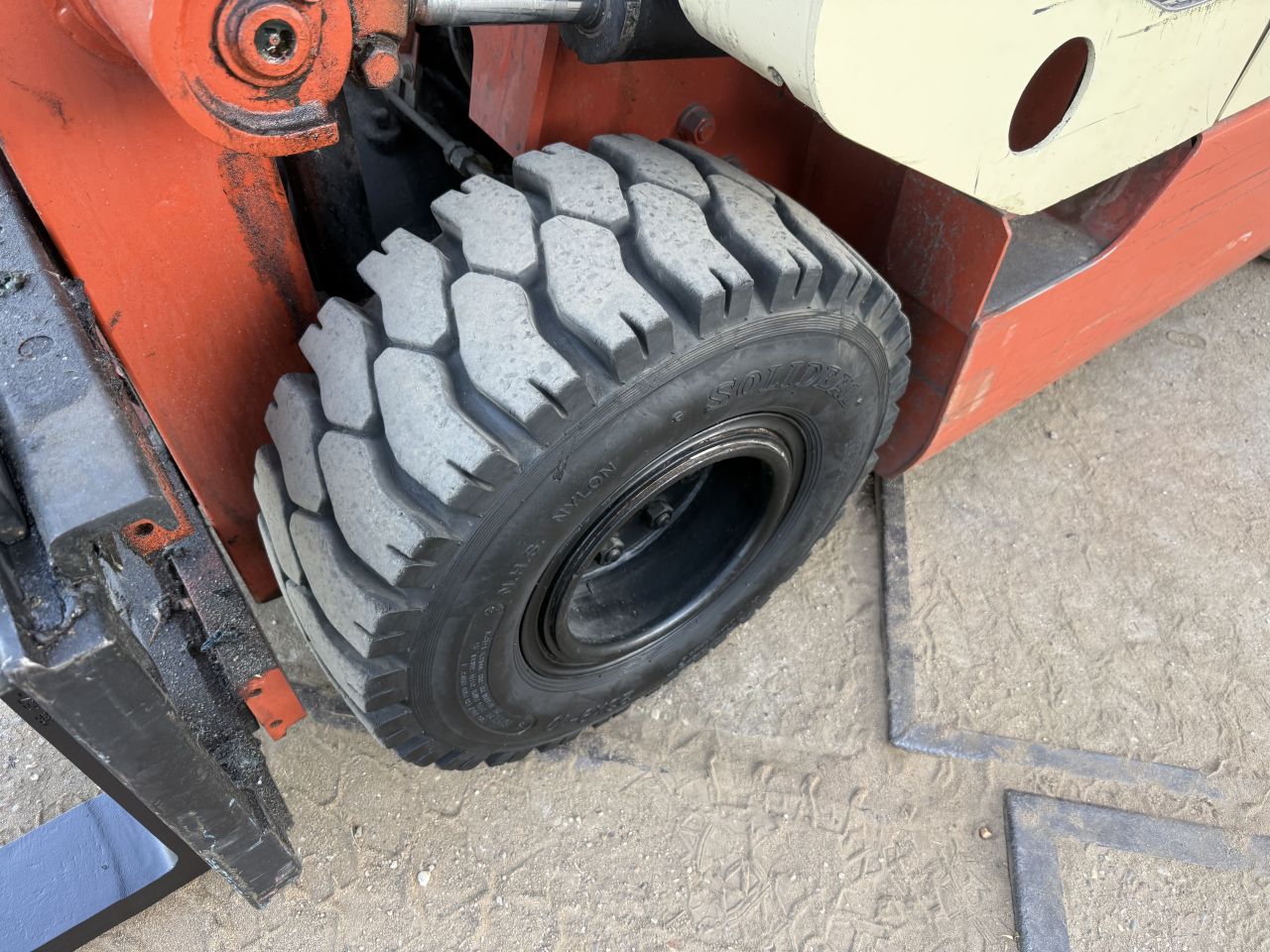 Nissan 2500KG elektrisch | Sideshift | luchtbanden | keuring