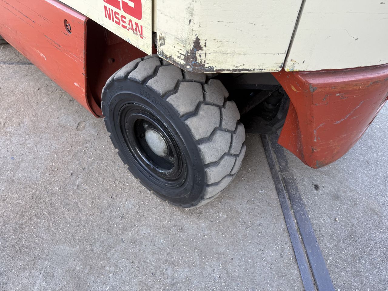 Nissan 2500KG elektrisch | Sideshift | luchtbanden | keuring