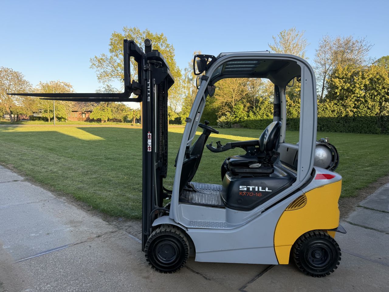 Still 1600KG LPG heftruck BJ2011 freelift Sideshift nw banden