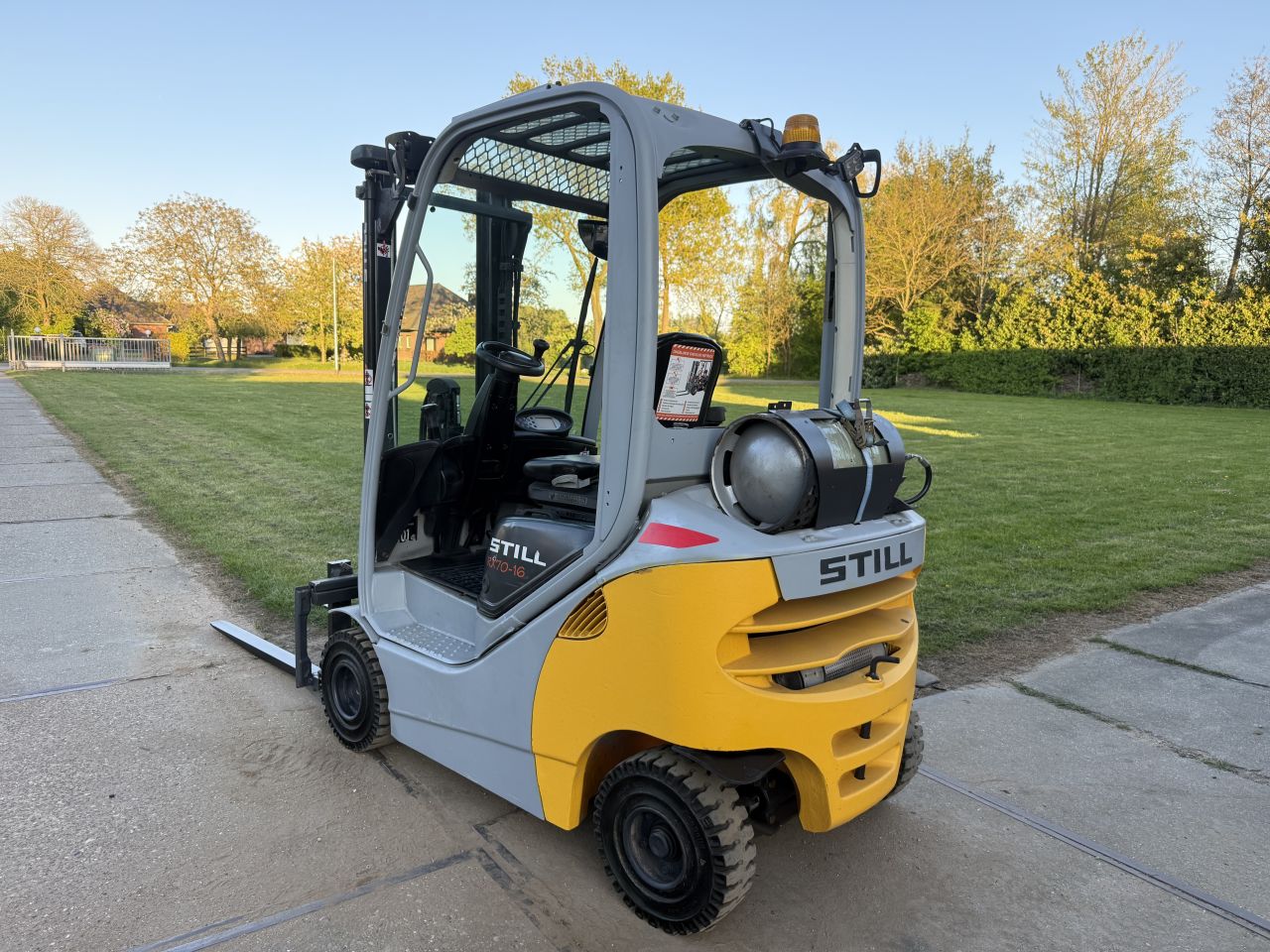 Still 1600KG LPG heftruck BJ2011 freelift Sideshift nw banden