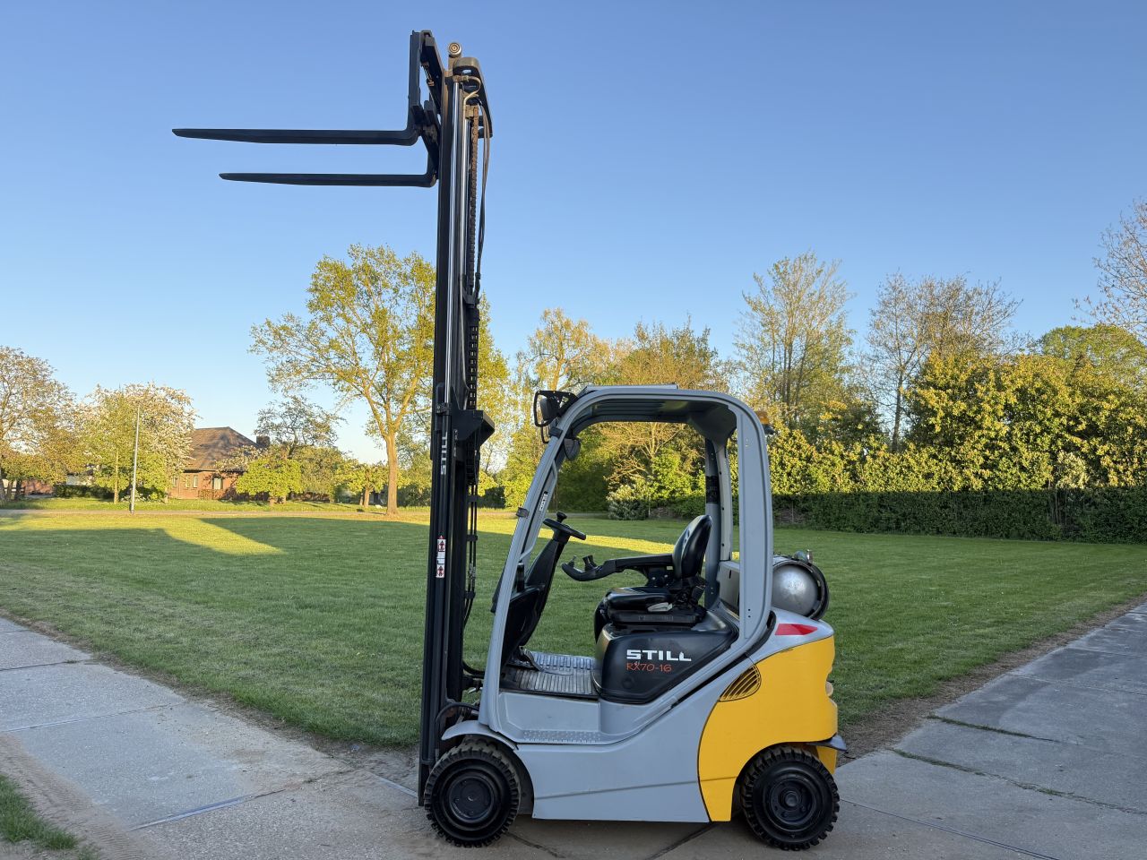 Still 1600KG LPG heftruck BJ2011 freelift Sideshift nw banden