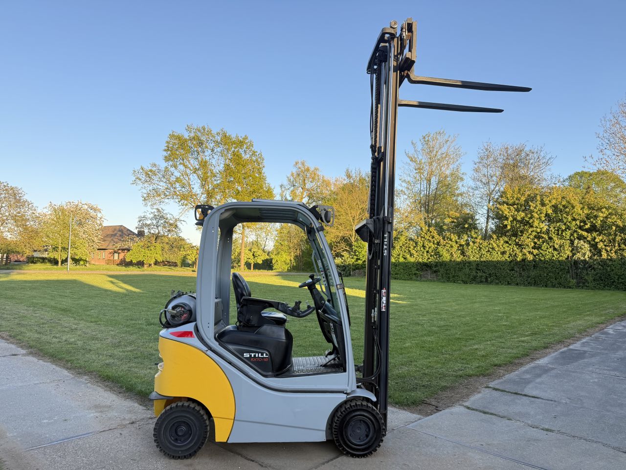 Still 1600KG LPG heftruck BJ2011 freelift Sideshift nw banden