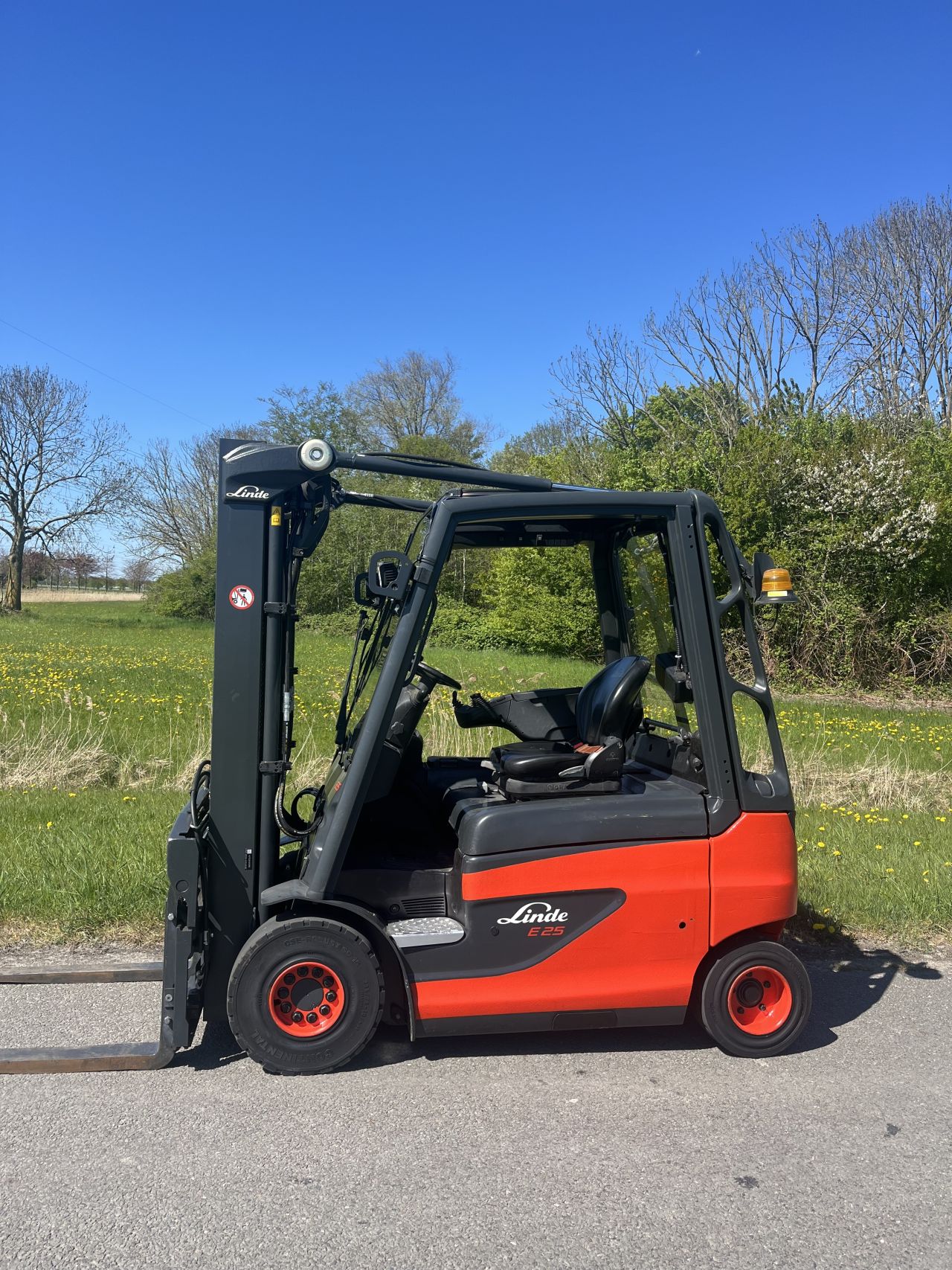 Linde E25-01 elektrische heftruck triplo vorkversteller