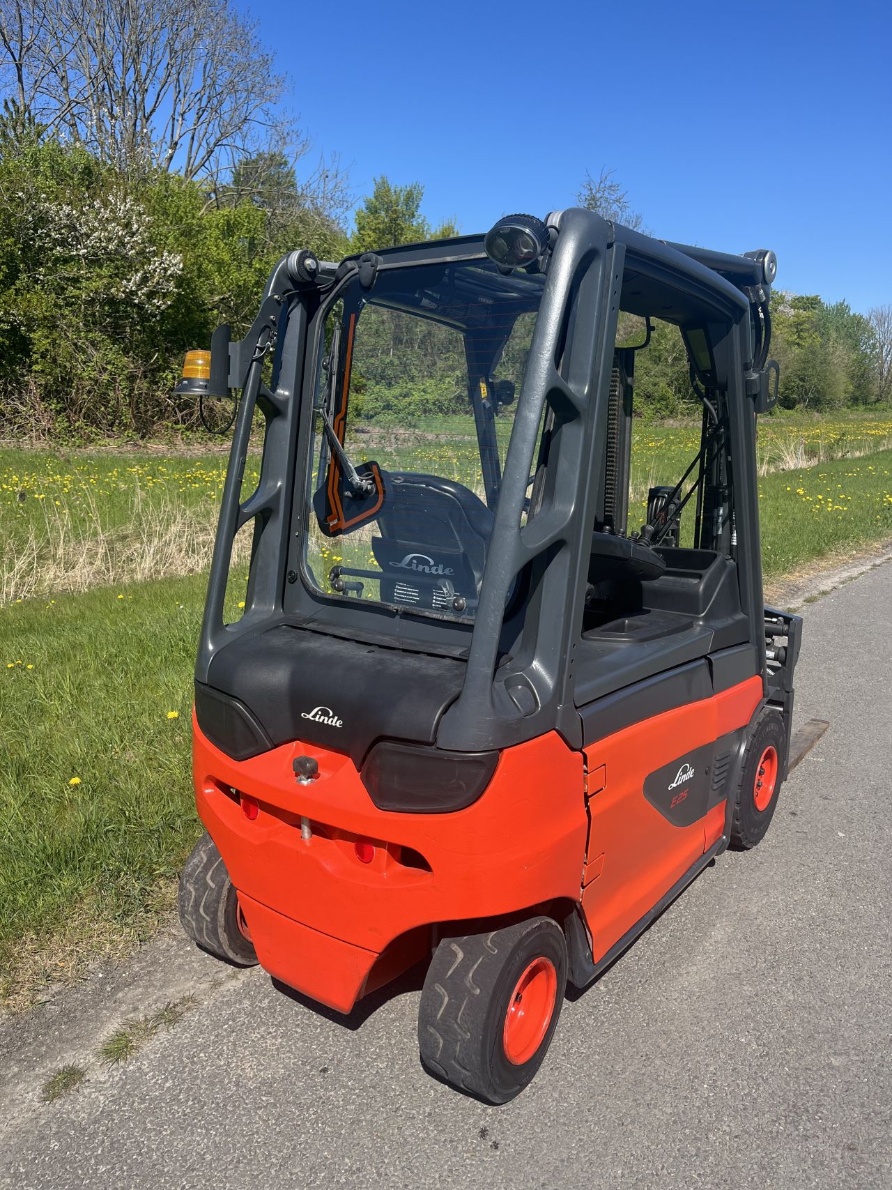 Linde E25-01 elektrische heftruck triplo vorkversteller