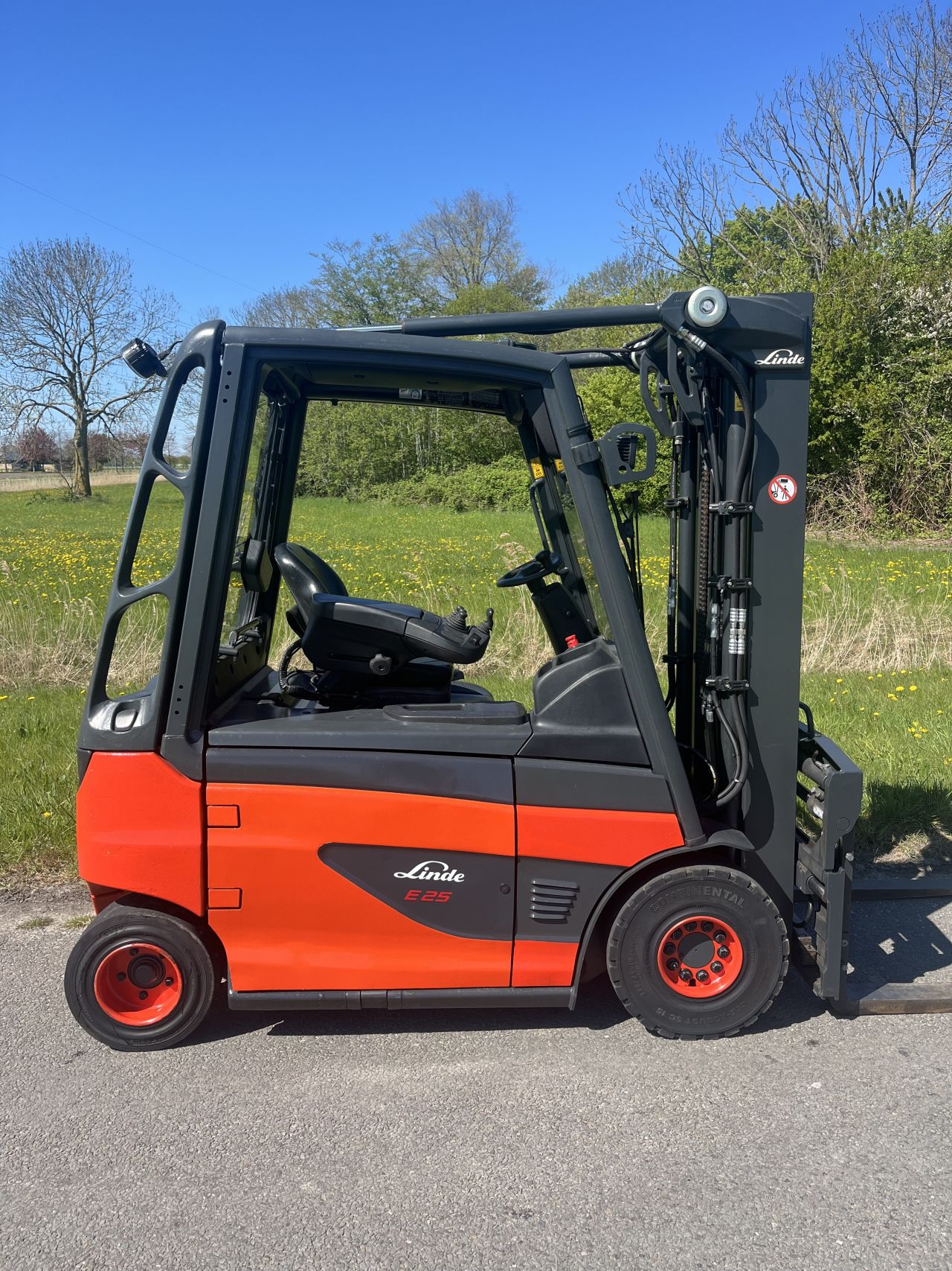 Linde E25-01 elektrische heftruck triplo vorkversteller
