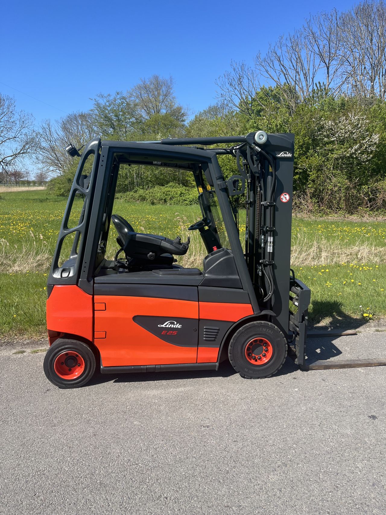 Linde E25-01 elektrische heftruck triplo vorkversteller