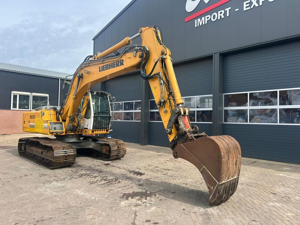 Liebherr R906LC