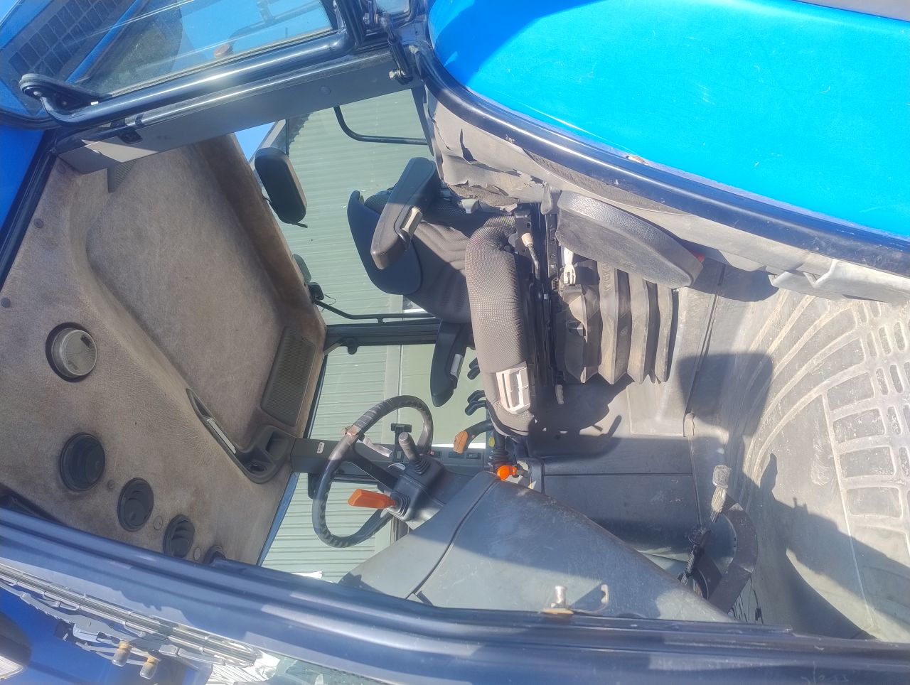 New Holland tm140 (7500uur)